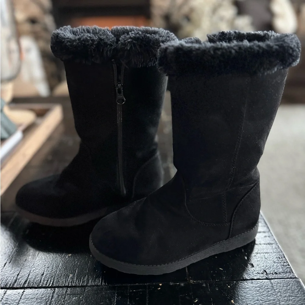 Girls Size 2 Black Faux Fur Lined Boots Cat & Jack